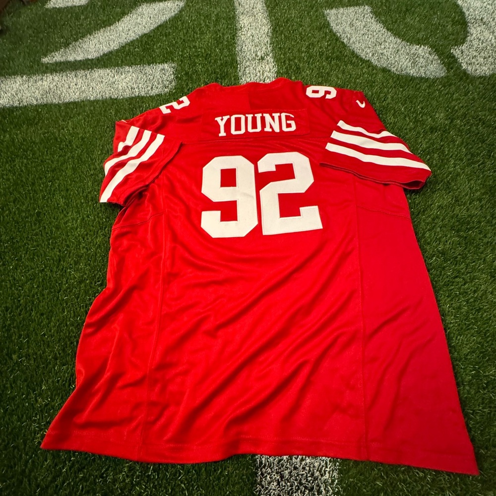 49er Chase Young jersey